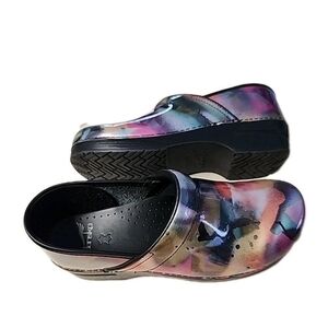 Dansko Professional Patent Leather Spray Paint Womens Size 41 Nursing Clog Shoe